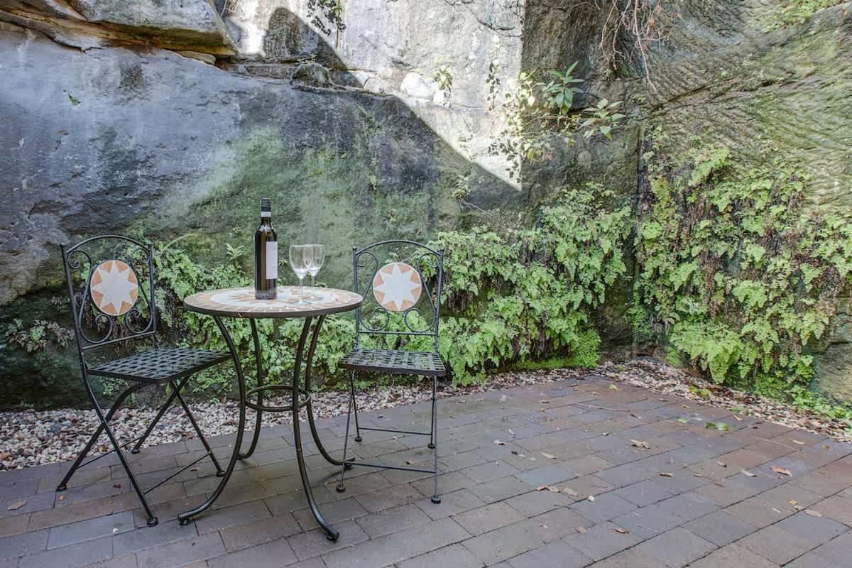 2 Mins Walking To Harbour Bridge Holiday home Sydney