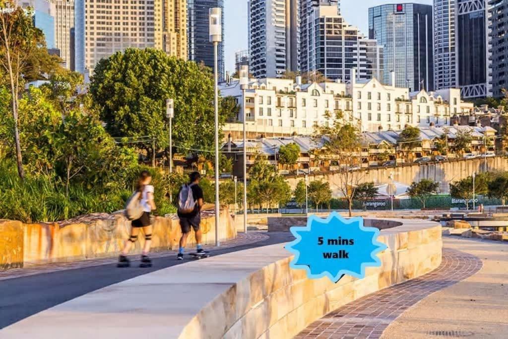 2 Mins Walking To Harbour Bridge Holiday home Sydney